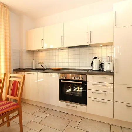 Haus Ostseeallee 32b 5 *