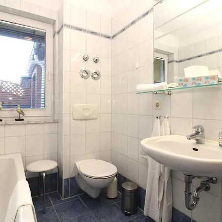 Haus Ostseeallee 32b 5 Апартаменты *