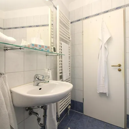 Haus Ostseeallee 32b 5 *